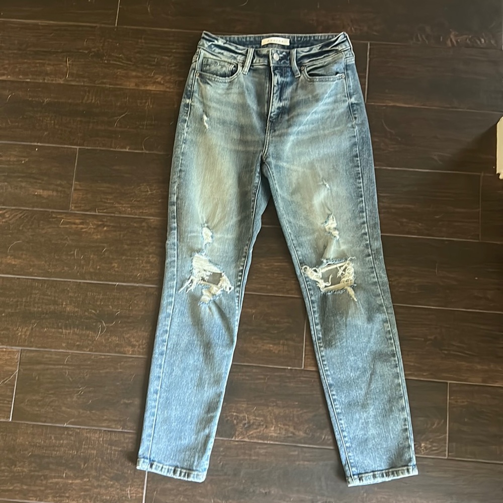 Super high rise ankle mom jeans by Eunina. Size 5